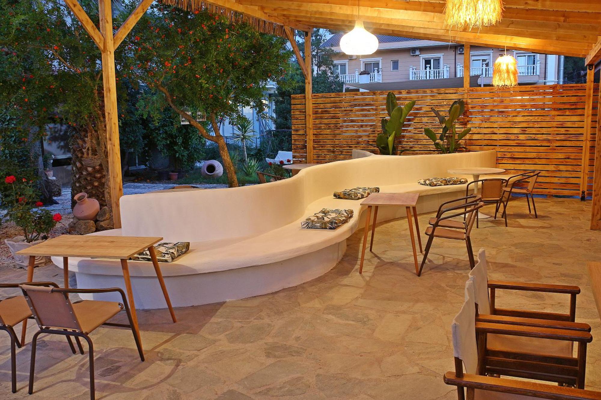 Kristal Hotel Prínos Extérieur photo
