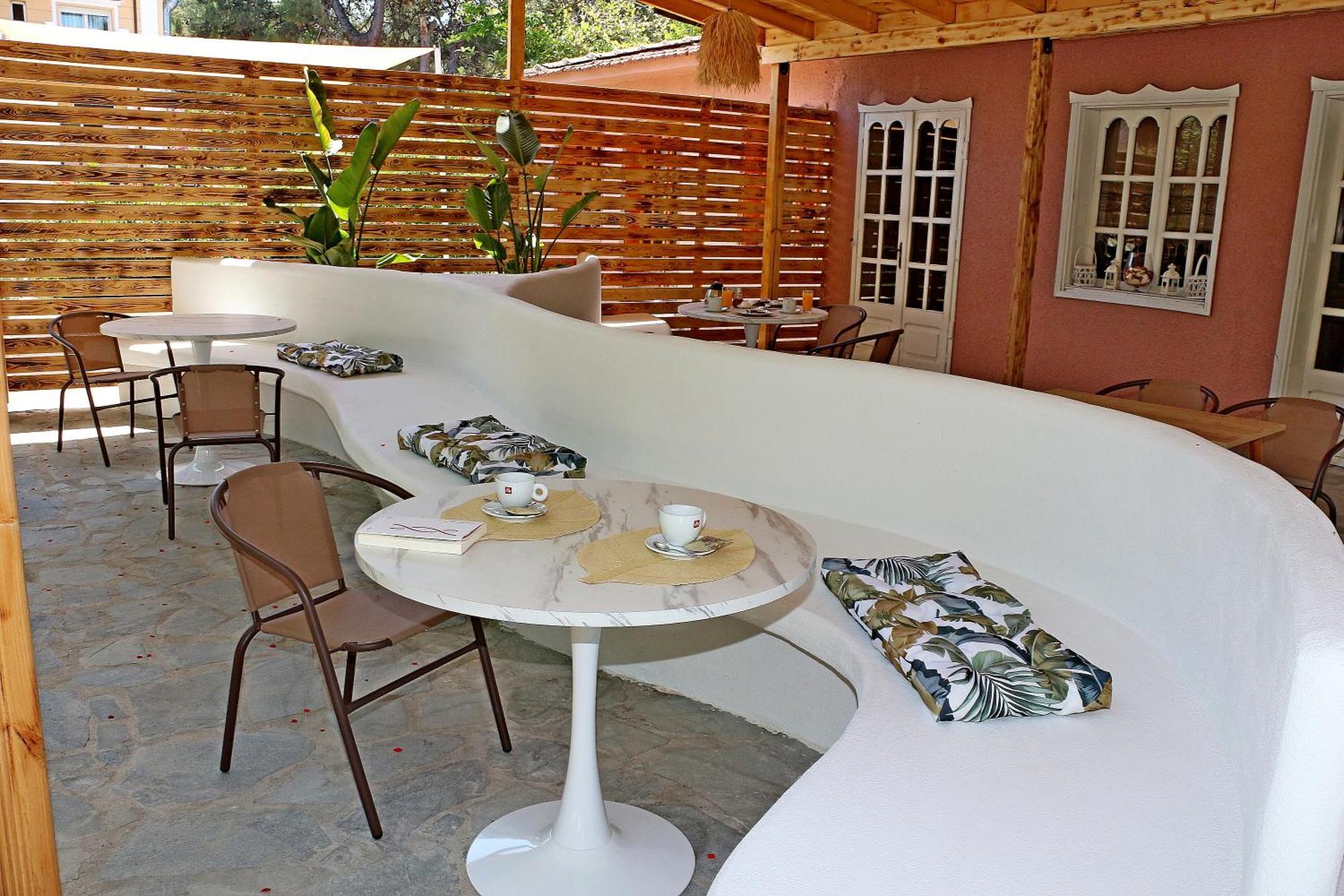 Kristal Hotel Prínos Extérieur photo