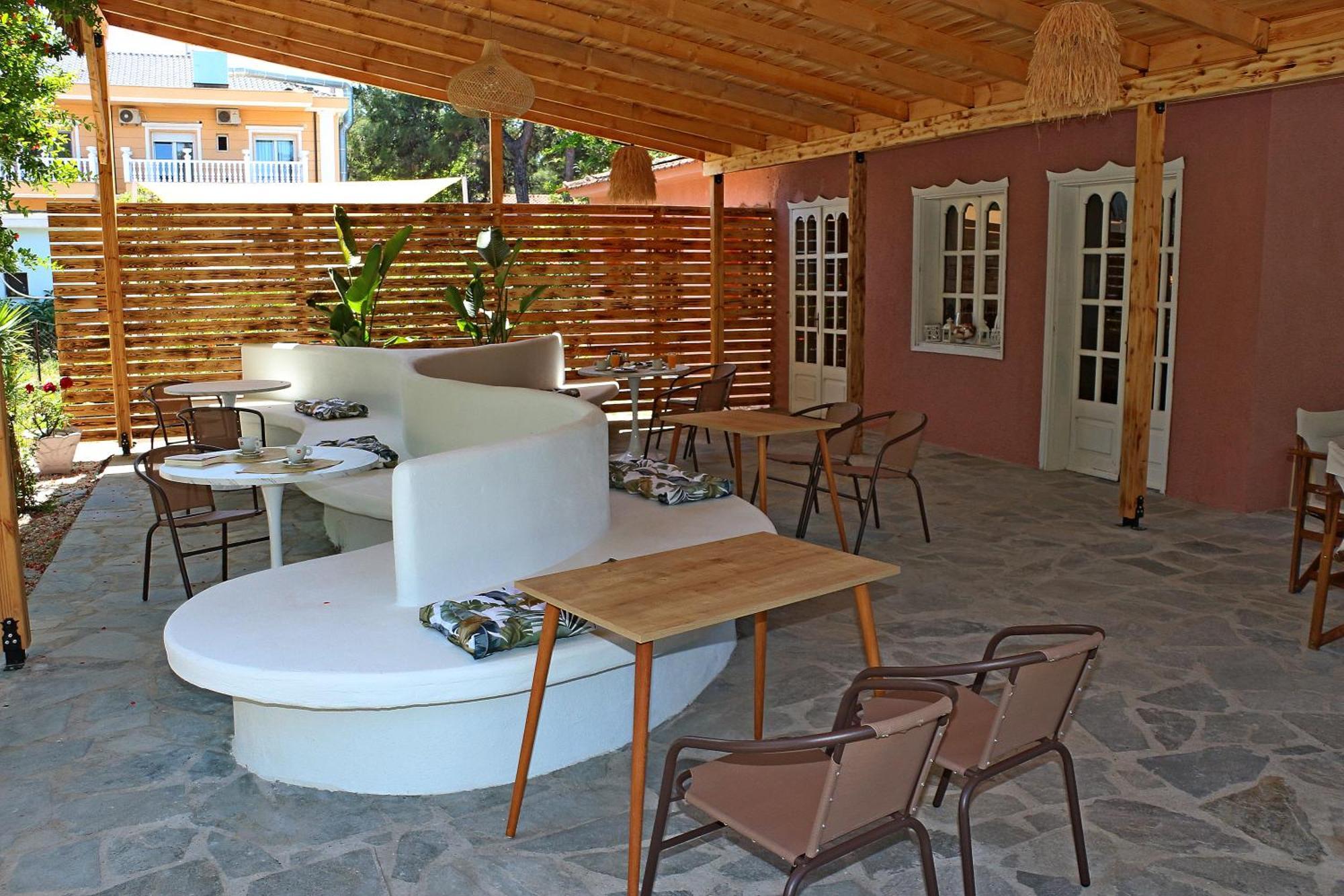 Kristal Hotel Prínos Extérieur photo